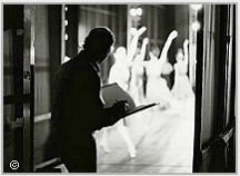 Stanley Roseman drawing the dance from the wings of the stage of the Paris Opra, 1992. Photo  Ronald Davis  